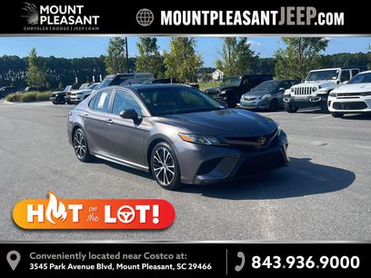 Used 2018 Toyota Camry SE w/ Moonroof Package