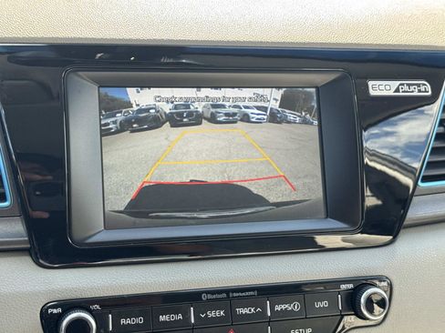 Used 2018 Kia Niro LX FWD image 26