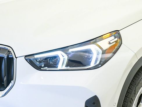 Certified 2023 BMW X1 xDrive28i w/ Convenience Package AWD/4WD image 9