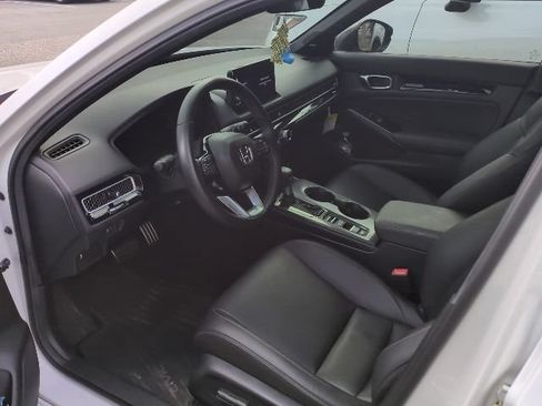 Used 2025 Honda Civic Sport Touring image 6