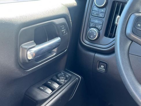Certified 2025 Chevrolet Silverado 1500 Custom AWD/4WD image 19