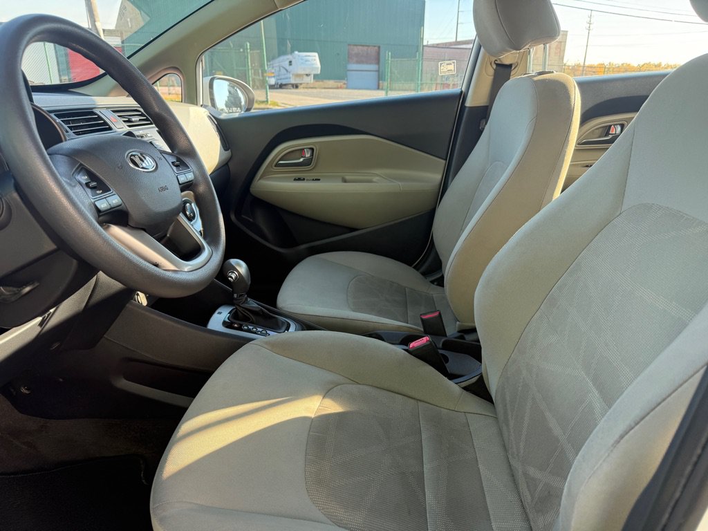 Used 2014 Kia Rio LX w/ Power Package FWD image 7