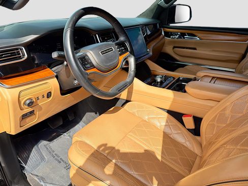 Used 2022 Jeep Grand Wagoneer Series III image 28