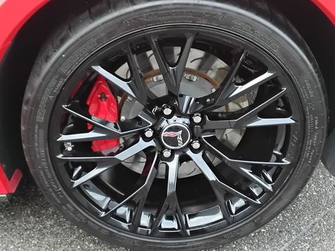 Used 2015 Chevrolet Corvette Z06 w/ 3LZ Preferred Equipment Group image 10