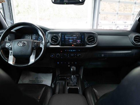 Used 2019 Toyota Tacoma TRD Off-Road image 20