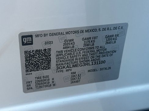 Used 2024 GMC Terrain SLE w/ Elevation Edition image 40