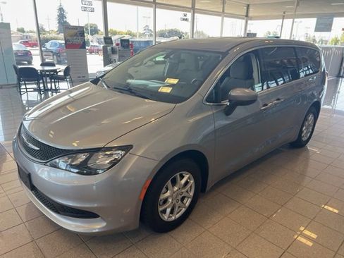 Used 2021 Chrysler Voyager LX image 13