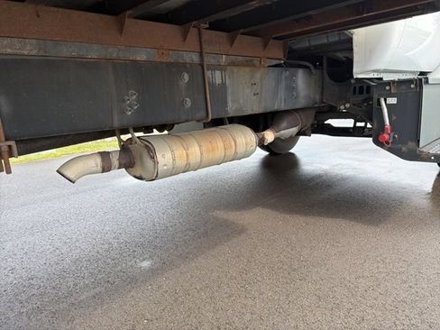 Used 2022 Ford F750 2WD Regular Cab Super Duty image 6