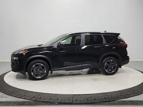 Used 2024 Nissan Rogue SV w/ SV Premium Package FWD image 4
