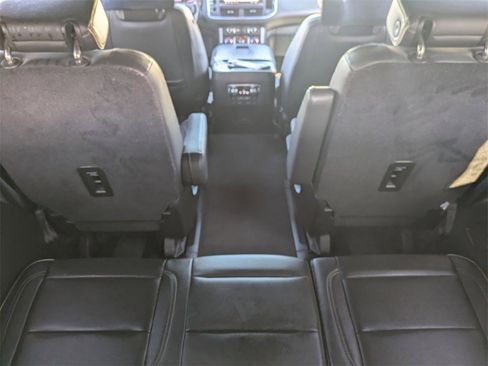 Used 2021 GMC Yukon SLT w/ SLT Luxury Plus Package image 13