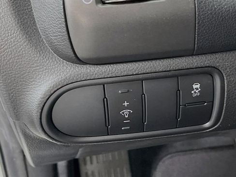 Used 2017 Kia Forte LX FWD image 11