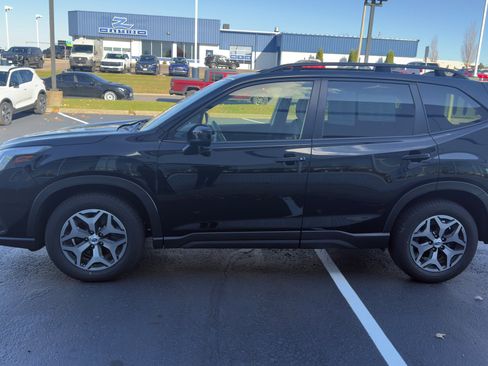 Certified 2024 Subaru Forester Premium image 6