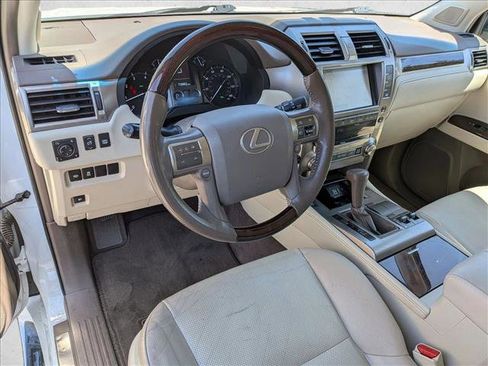 Used 2019 Lexus GX 460 Premium w/ Premium Package AWD/4WD image 10