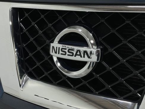 Used 2017 Nissan Frontier SV image 33