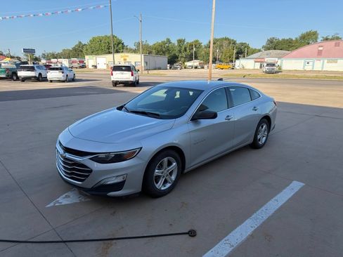 Used 2021 Chevrolet Malibu LS FWD image 8