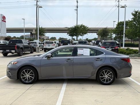 Used 2017 Lexus ES 350 w/ Luxury Package FWD image 7