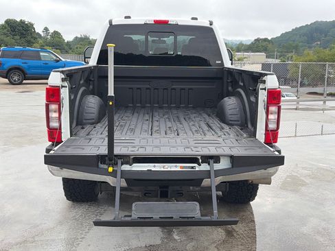 Used 2021 Ford F250 Lariat w/ Lariat Ultimate Package AWD/4WD image 4