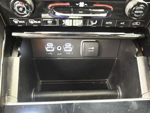 Used 2023 Jeep Grand Cherokee Limited AWD/4WD image 19