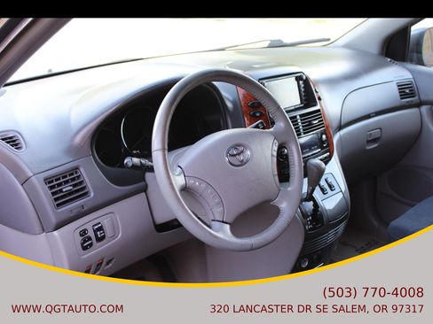 Used 2010 Toyota Sienna XLE Limited FWD image 9
