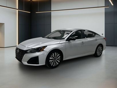 Used 2024 Nissan Altima 2.5 SV