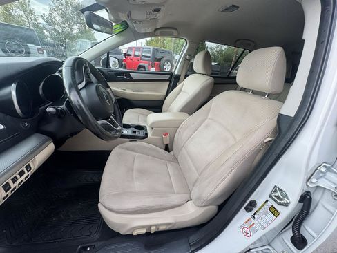 Used 2019 Subaru Outback 2.5i Premium AWD/4WD image 16