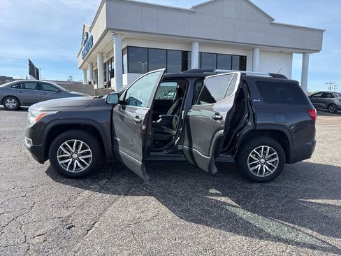 Used 2019 GMC Acadia SLE image 4