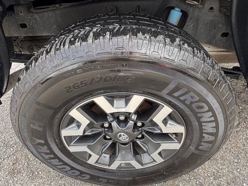 Used 2021 Toyota Tacoma TRD Off-Road w/ Technology Package image 29