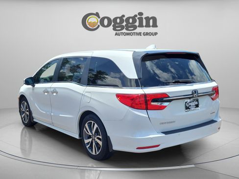 Used 2021 Honda Odyssey Touring image 3