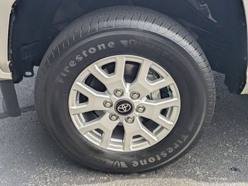 Used 2024 Toyota Tacoma SR5 AWD/4WD image 11