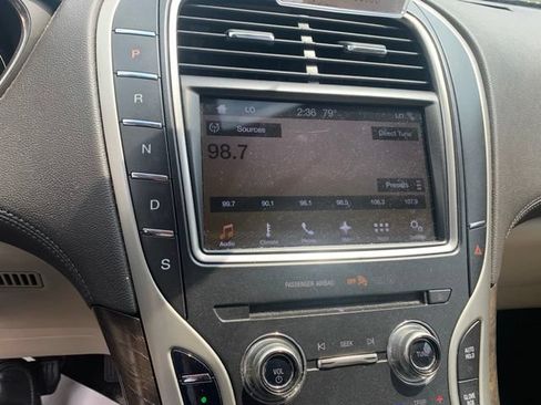Used 2018 Lincoln MKX Reserve FWD image 9