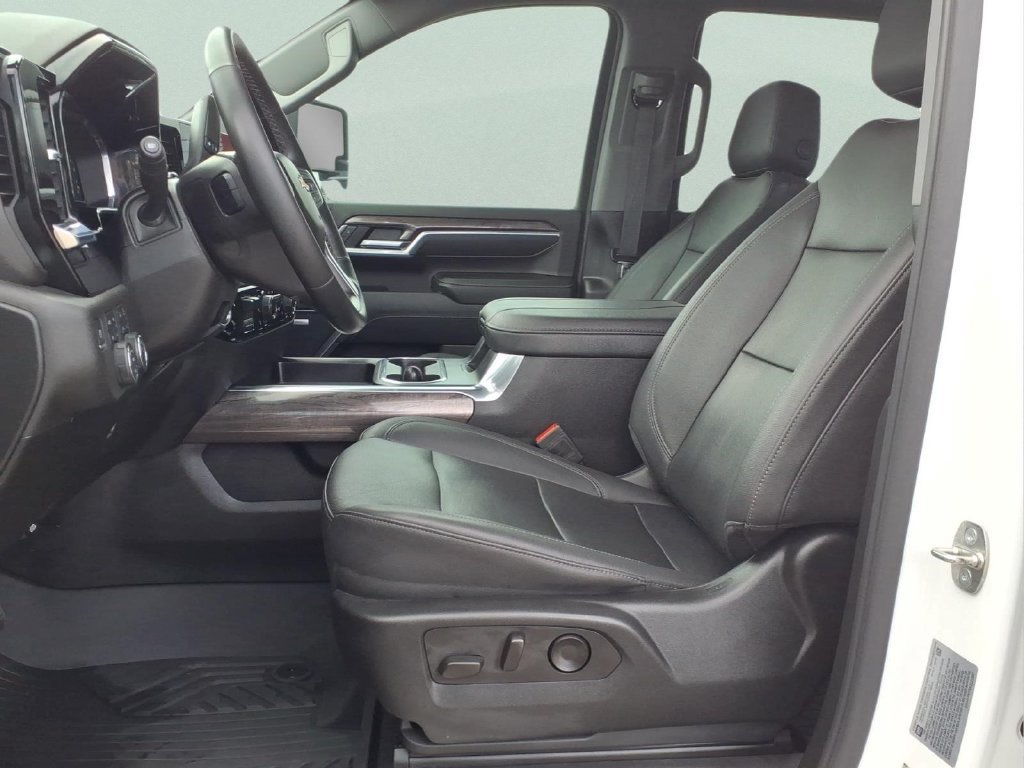Used 2024 Chevrolet Silverado 2500 LTZ w/ LTZ Convenience Package AWD/4WD image 17