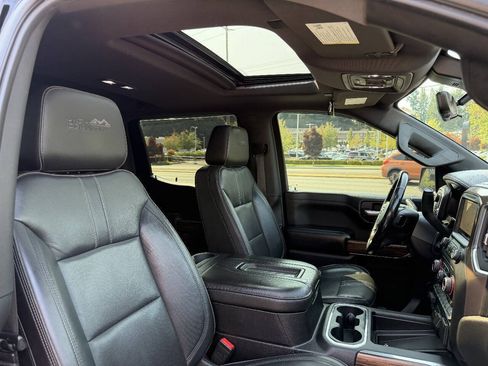Used 2019 Chevrolet Silverado 1500 High Country w/ High Country Premium Package AWD/4WD image 19