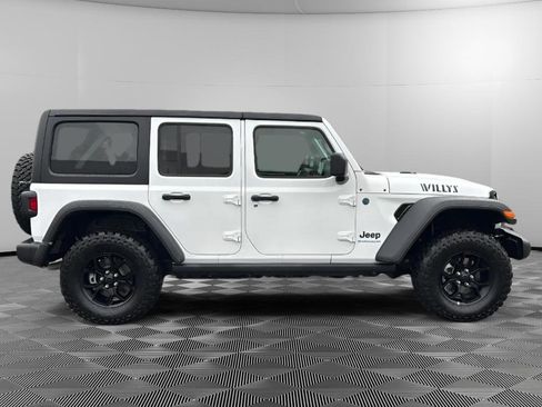 Used 2025 Jeep Wrangler Willys image 6