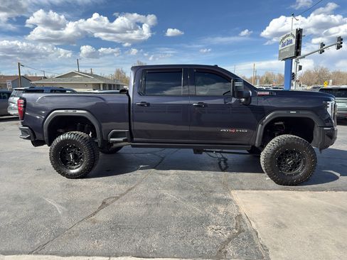 Used 2024 GMC Sierra 2500 AT4 w/ AT4 Premium Plus Package image 5