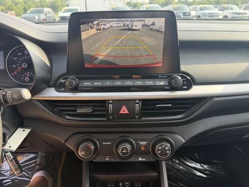 Used 2021 Kia Forte LXS FWD image 28