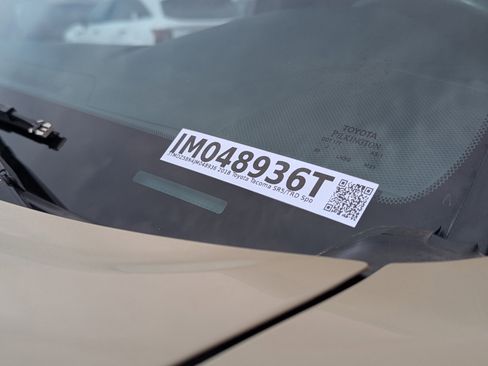 Used 2018 Toyota Tacoma TRD Sport w/ Technology Package image 16