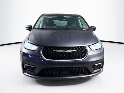 Used 2023 Chrysler Pacifica Touring-L