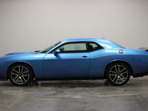 Used 2023 Dodge Challenger R/T RWD image 5