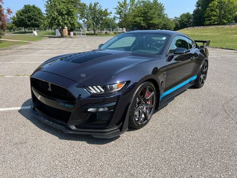 Used 2022 Ford Mustang Shelby GT500 w/ Carbon Fiber Track Pack RWD image 5