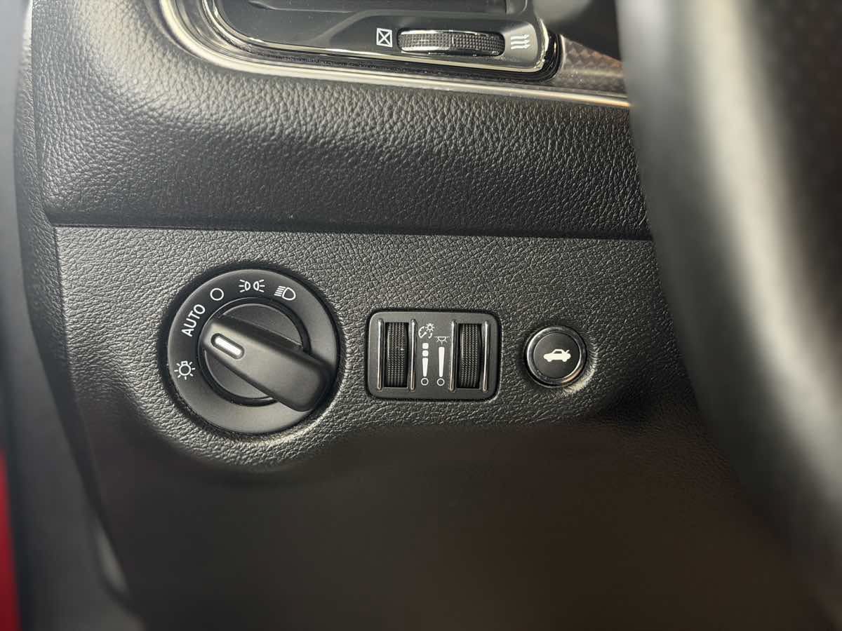 Used 2016 Dodge Challenger SRT Hellcat RWD image 49