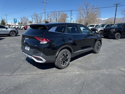 Used 2025 Kia Sportage LX image 4