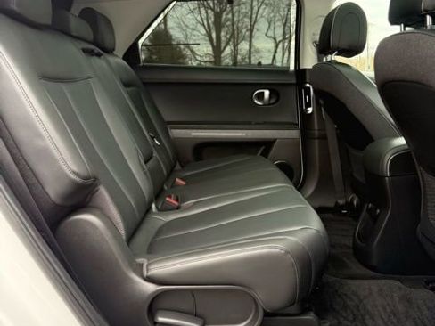 Used 2023 Hyundai Ioniq 5 Limited image 18