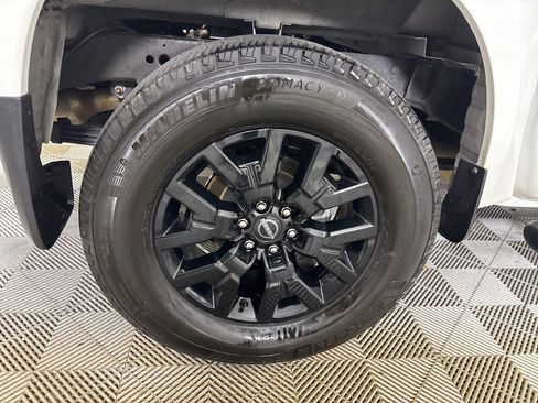 Used 2023 Nissan Frontier SV w/ Midnight Edition Package image 31