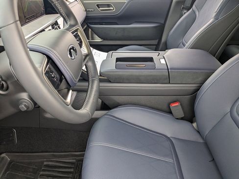 New 2026 INFINITI QX80 SPORT image 12