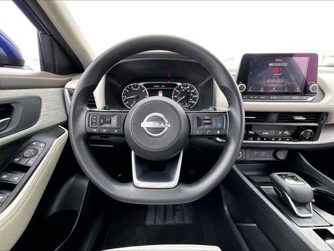 Used 2023 Nissan Rogue SV AWD/4WD image 17