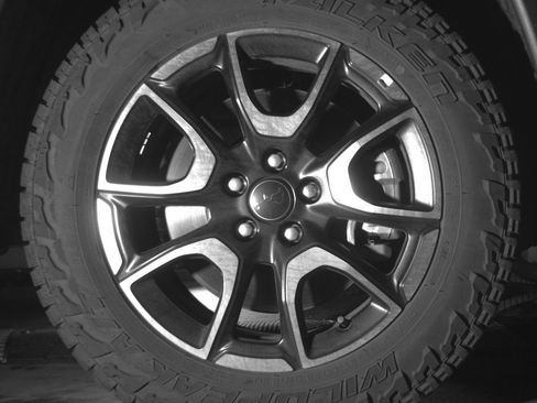 Used 2025 Jeep Compass Trailhawk AWD/4WD image 13