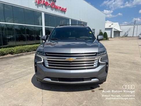 Used 2021 Chevrolet Suburban High Country RWD image 2