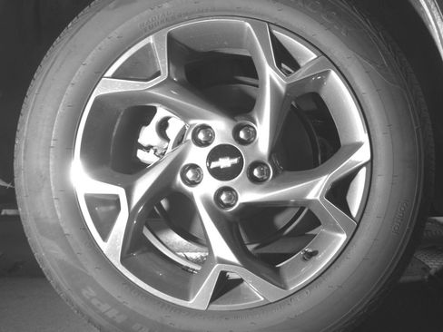 Used 2025 Chevrolet Trax LT FWD image 15