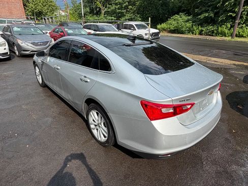 Used 2018 Chevrolet Malibu LT FWD image 7