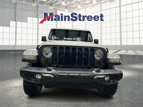 Used 2023 Jeep Gladiator Sport AWD/4WD image 8